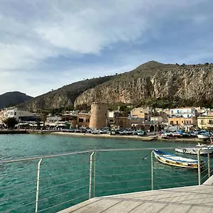 https://casa-giorgia-mondello.palermohotels.org